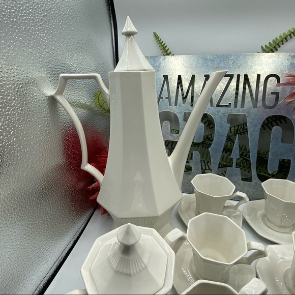 Independence Ironstone Castleton Japan White Tea Set - Picture 4 of 10